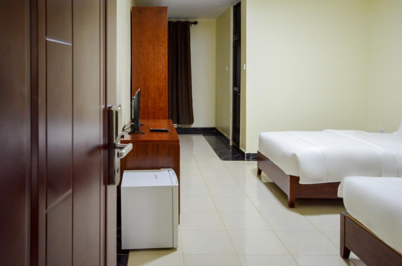 Igar Plaza Hotel Джінджа Екстер'єр фото